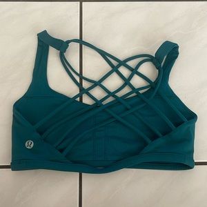 Lululemon Free to be wild bra